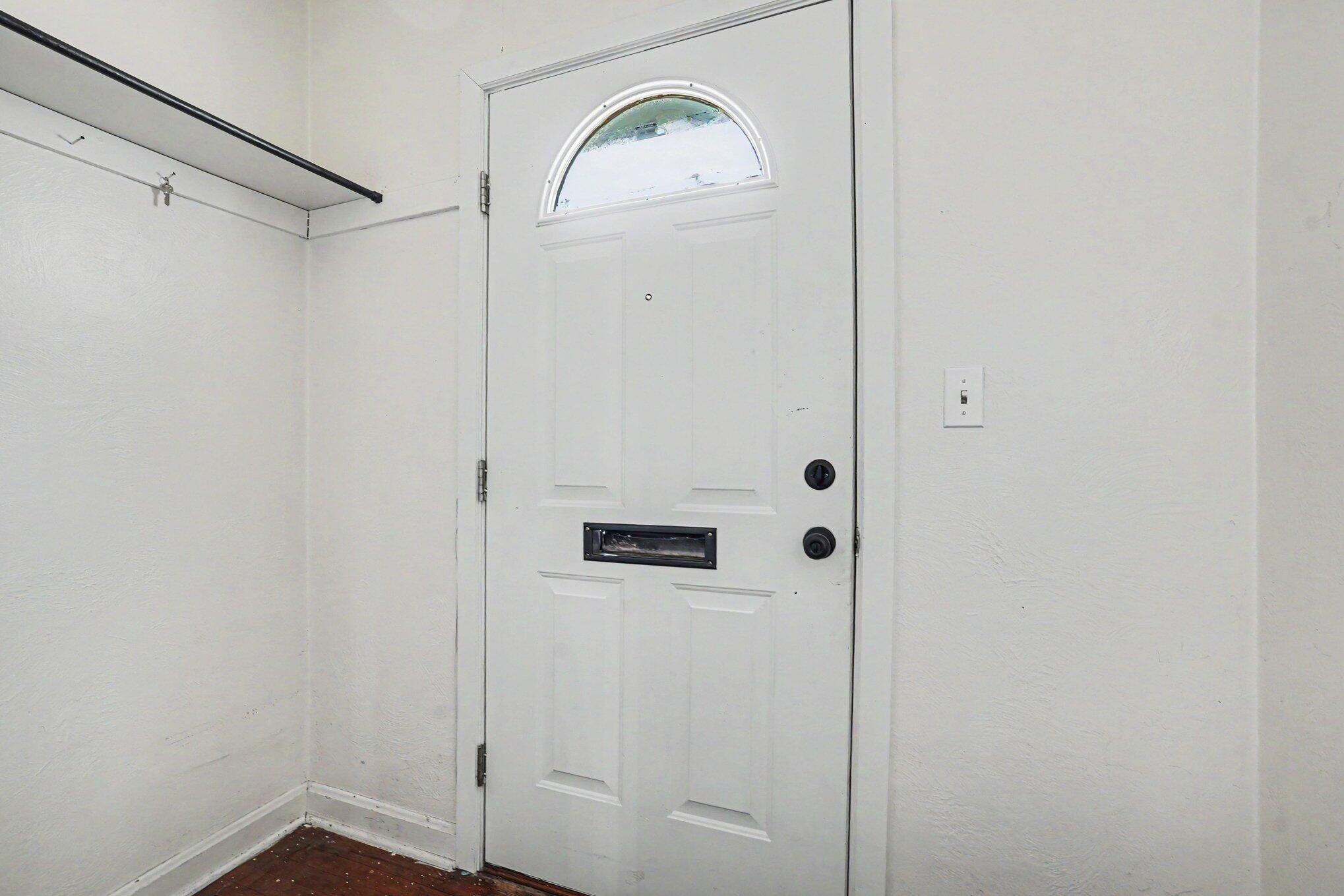 166 Ridgewood Street Kalamazoo, MI 49001 - Photo 6 of 30 006_file_7823