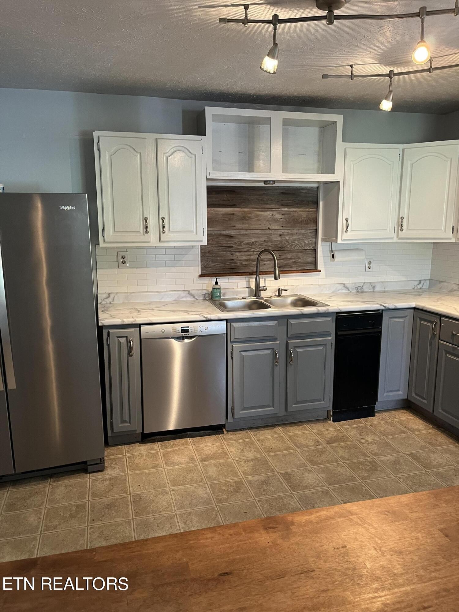 7757 Heiskell Road Powell, TN 37849 - Photo 11 of 42 Gallery Image 11