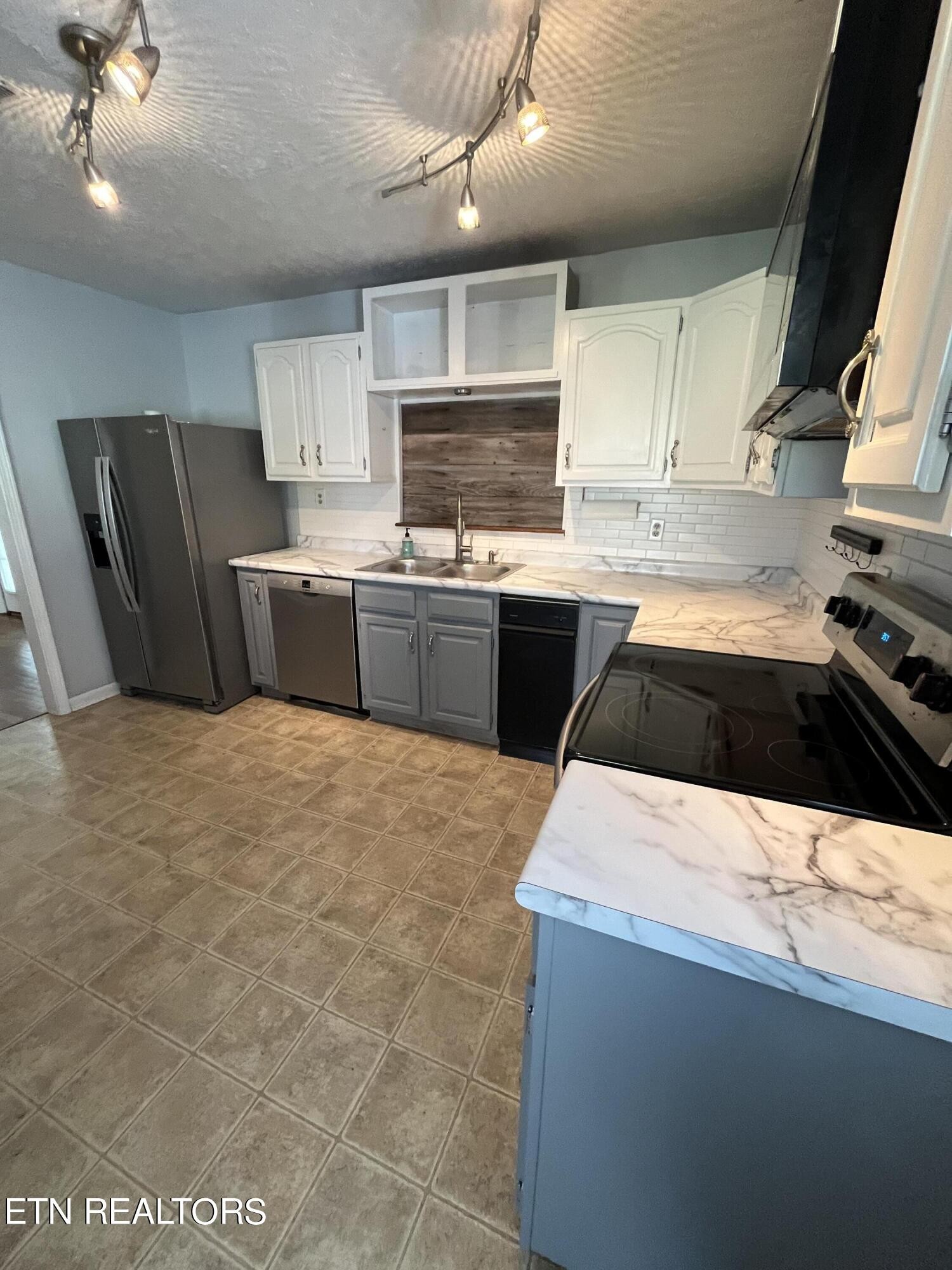 7757 Heiskell Road Powell, TN 37849 - Photo 15 of 42 Gallery Image 15