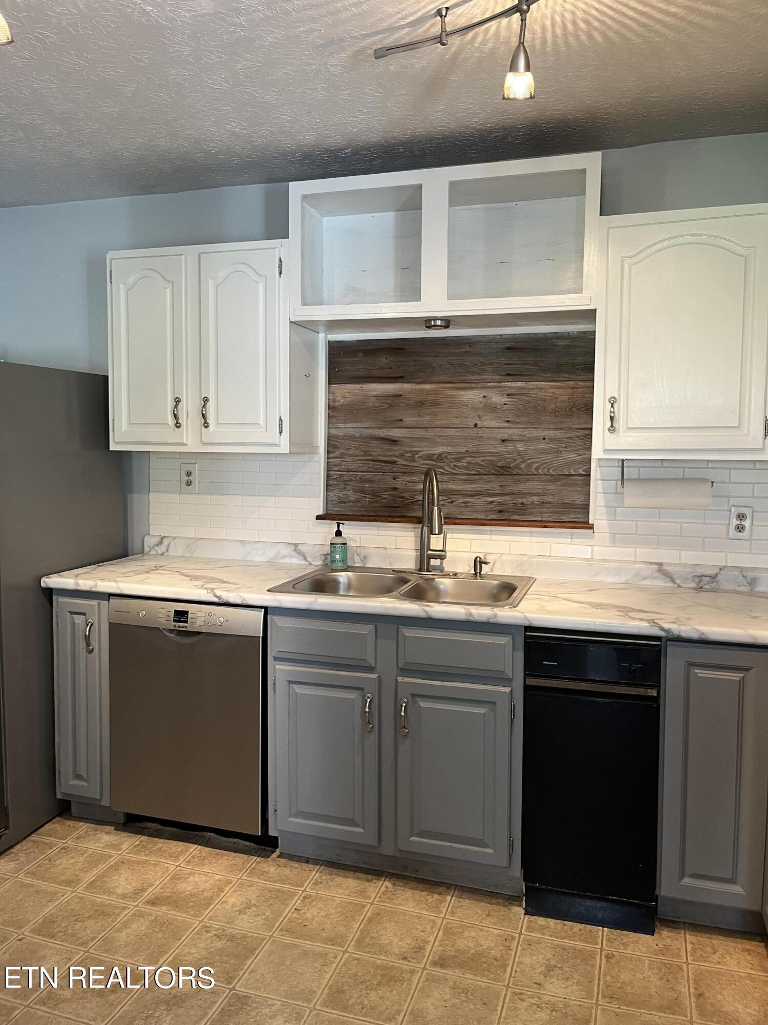 7757 Heiskell Road Powell, TN 37849 - Photo 16 of 42 Gallery Image 16