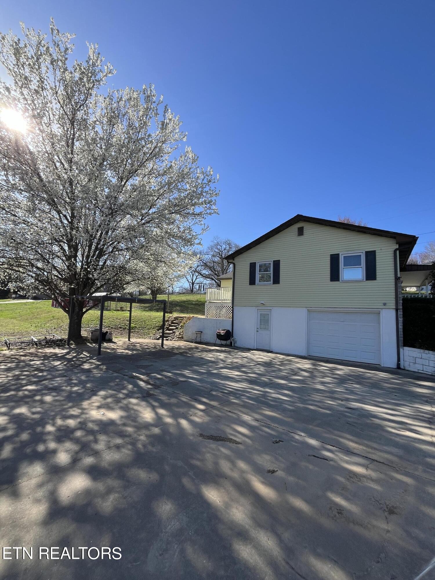 7757 Heiskell Road Powell, TN 37849 - Photo 3 of 42 Gallery Image 3
