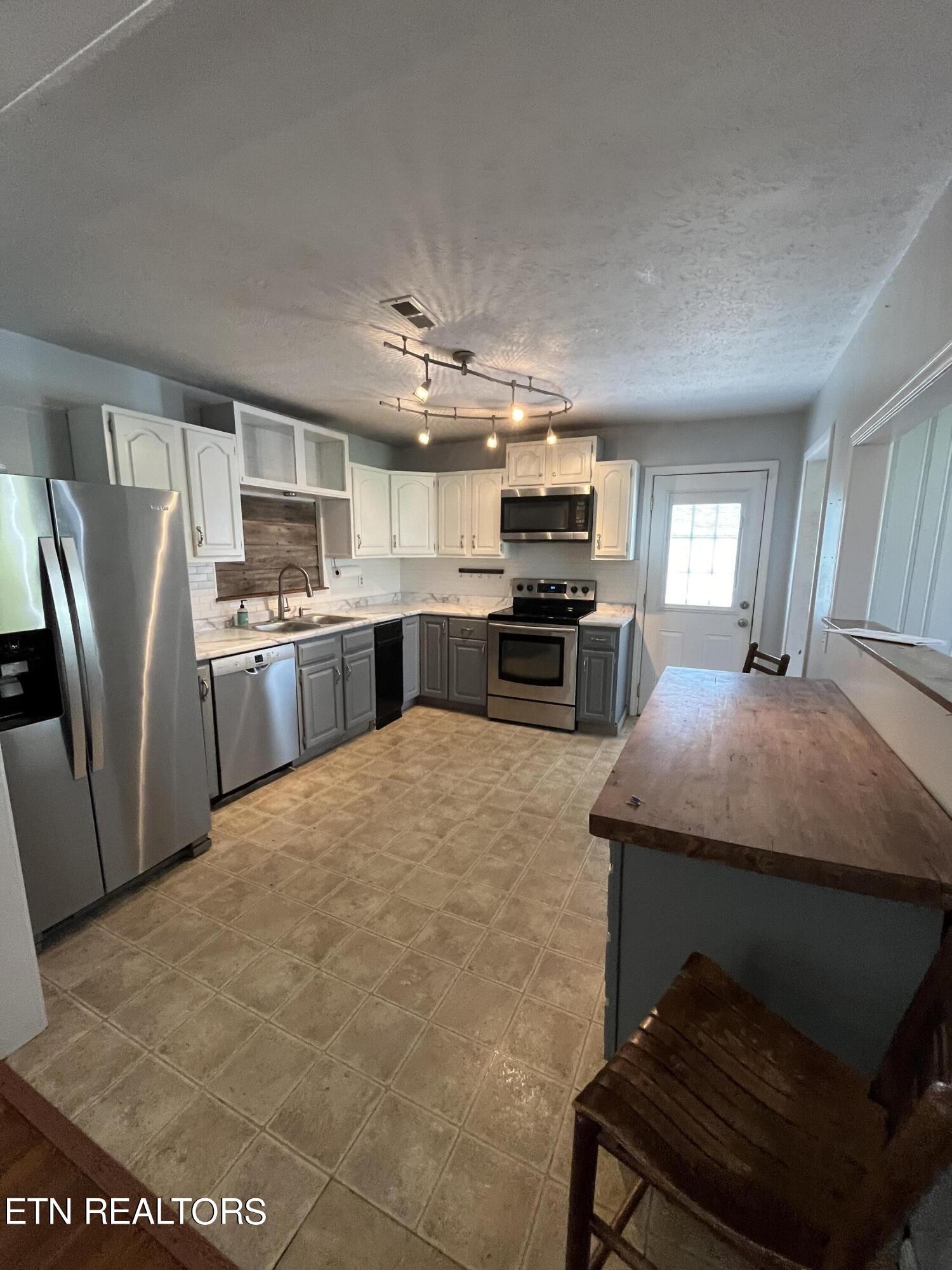 7757 Heiskell Road Powell, TN 37849 - Photo 10 of 42 Gallery Image 10