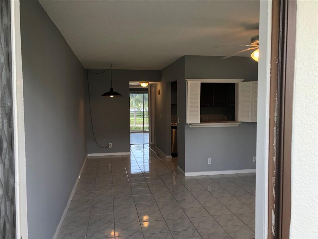 105 Suffolk C, Unit 105 Boca Raton, FL 33434 - Photo 4 of 35 Photo 4