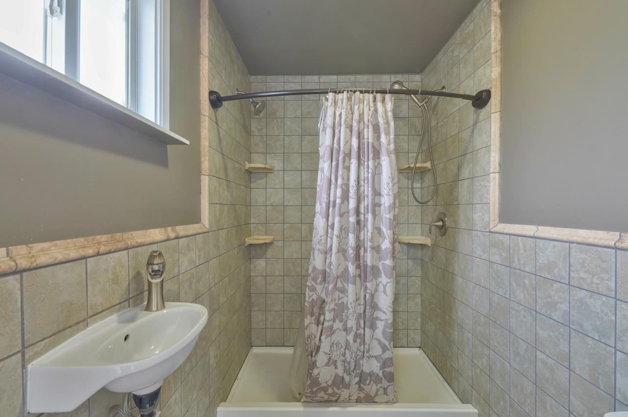 83 Russell Road Salinas, CA 93906 - Photo 18 of 28 Gallery Image 18