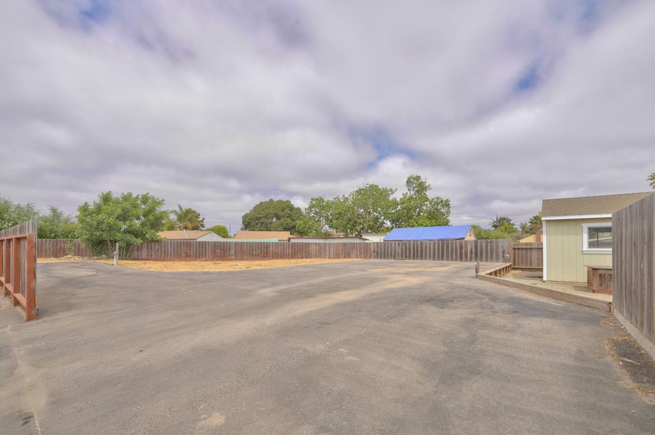 83 Russell Road Salinas, CA 93906 - Photo 4 of 28 Gallery Image 4