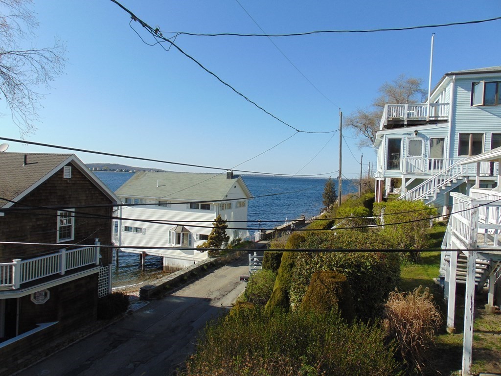 286 Riverside Drive Tiverton, RI 02878 - Photo 13 of 38