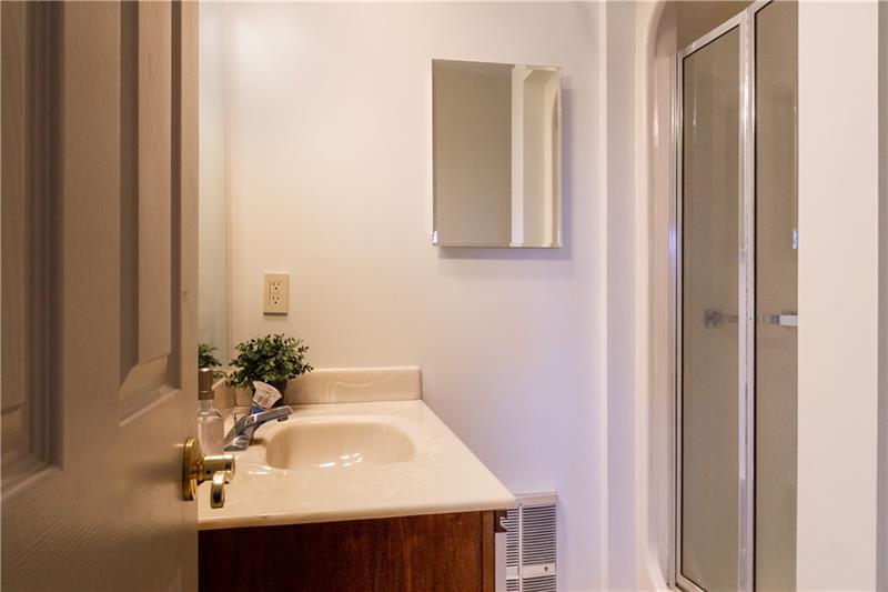 143 Shadow Ridge Drive Pittsburgh, PA 15238 - Photo 14 of 25 Second bedroom full bathroom.