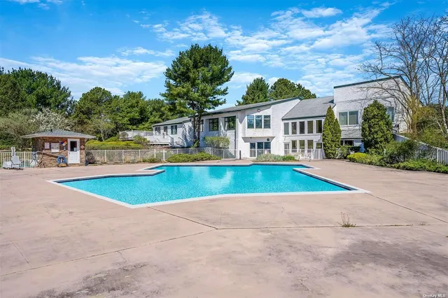 $139,900 | 114 Village Circle West, Unit 114, Manorville, NY 11949