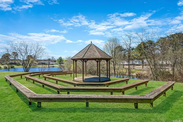 $139,900 | 114 Village Circle West, Unit 114, Manorville, NY 11949