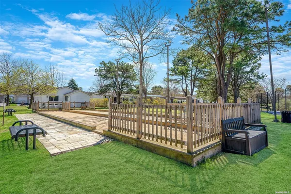 $139,900 | 114 Village Circle West, Unit 114, Manorville, NY 11949