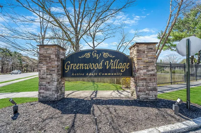 $139,900 | 114 Village Circle West, Unit 114, Manorville, NY 11949