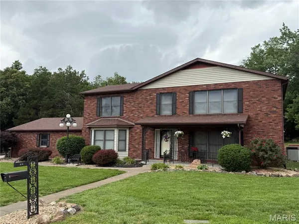 $355,000 | 816 Ridge Drive, Perryville, MO 63775