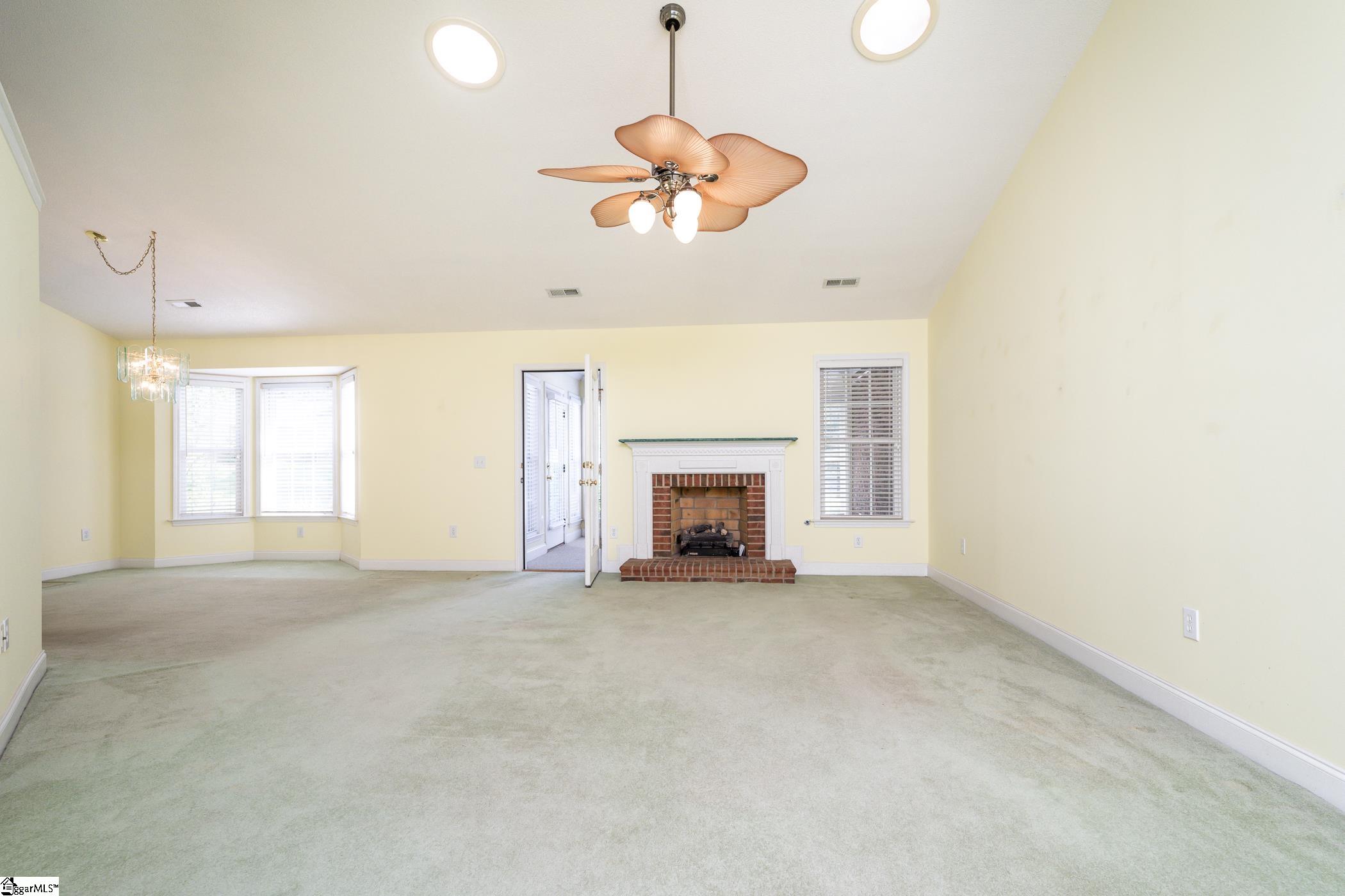 8 Pasture View Court Simpsonville, SC 29680 - Photo 6 of 36 Gallery Image 6
