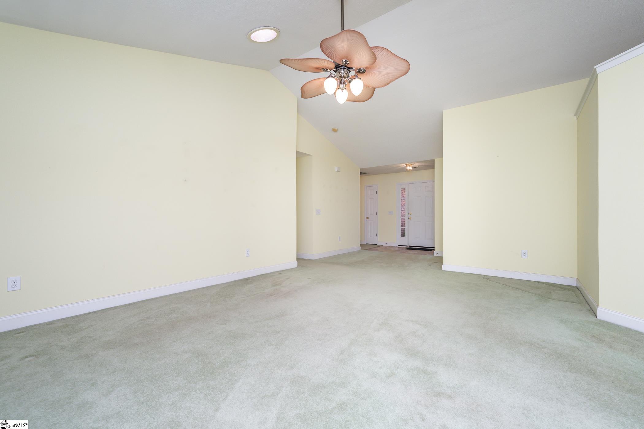 8 Pasture View Court Simpsonville, SC 29680 - Photo 9 of 36 Gallery Image 9