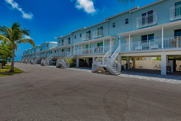 $3,000 | 10877 Overseas Highway, Unit 108, Marathon, FL 33050