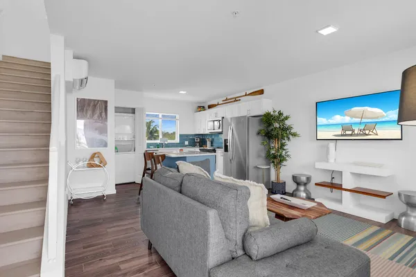 $3,000 | 10877 Overseas Highway, Unit 108, Marathon, FL 33050