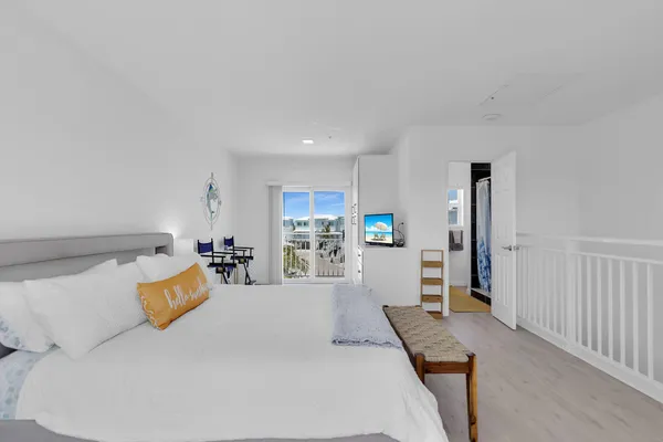 $3,000 | 10877 Overseas Highway, Unit 108, Marathon, FL 33050