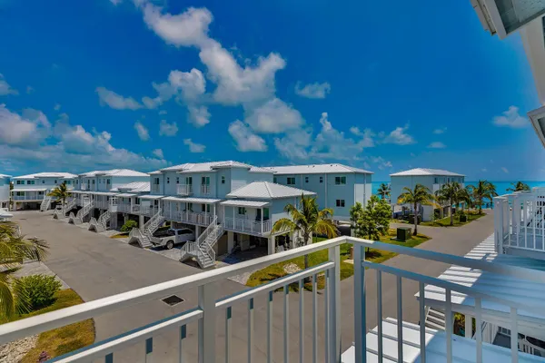 $3,000 | 10877 Overseas Highway, Unit 108, Marathon, FL 33050