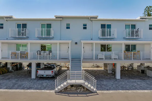 $3,000 | 10877 Overseas Highway, Unit 108, Marathon, FL 33050