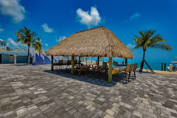 $3,000 | 10877 Overseas Highway, Unit 108, Marathon, FL 33050