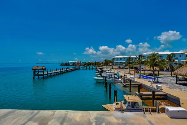 $3,000 | 10877 Overseas Highway, Unit 108, Marathon, FL 33050