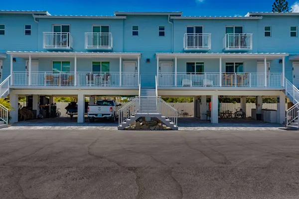 $3,000 | 10877 Overseas Highway, Unit 108, Marathon, FL 33050