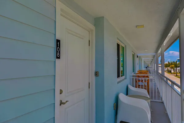 $3,000 | 10877 Overseas Highway, Unit 108, Marathon, FL 33050