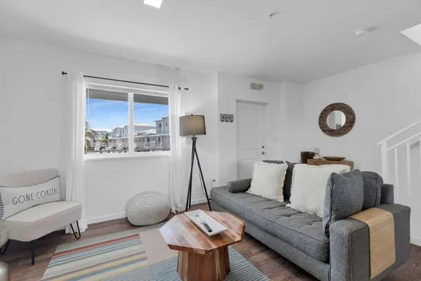 $3,000 | 10877 Overseas Highway, Unit 108, Marathon, FL 33050