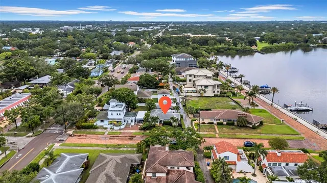 $995,000 | 121 28th Avenue Northeast, St. Petersburg, FL 33704