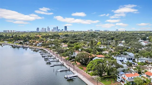 $995,000 | 121 28th Avenue Northeast, St. Petersburg, FL 33704