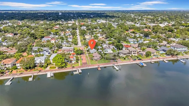 $995,000 | 121 28th Avenue Northeast, St. Petersburg, FL 33704