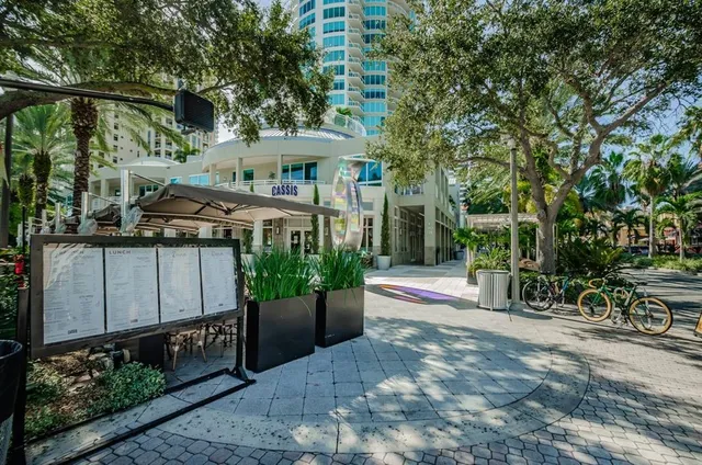 $995,000 | 121 28th Avenue Northeast, St. Petersburg, FL 33704