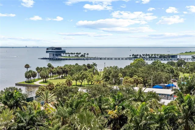 $995,000 | 121 28th Avenue Northeast, St. Petersburg, FL 33704