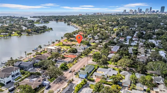 $995,000 | 121 28th Avenue Northeast, St. Petersburg, FL 33704