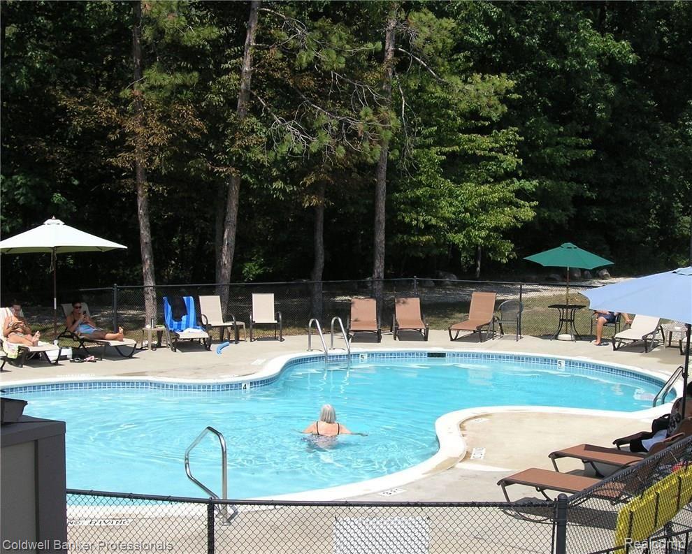 1884 Christy Court Rochester, MI 48309 - Photo 27 of 29 Delightful Pool