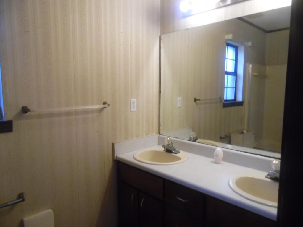 131 Kipling Drive Crestview, FL 32539 - Photo 3 of 18 SAM_0996