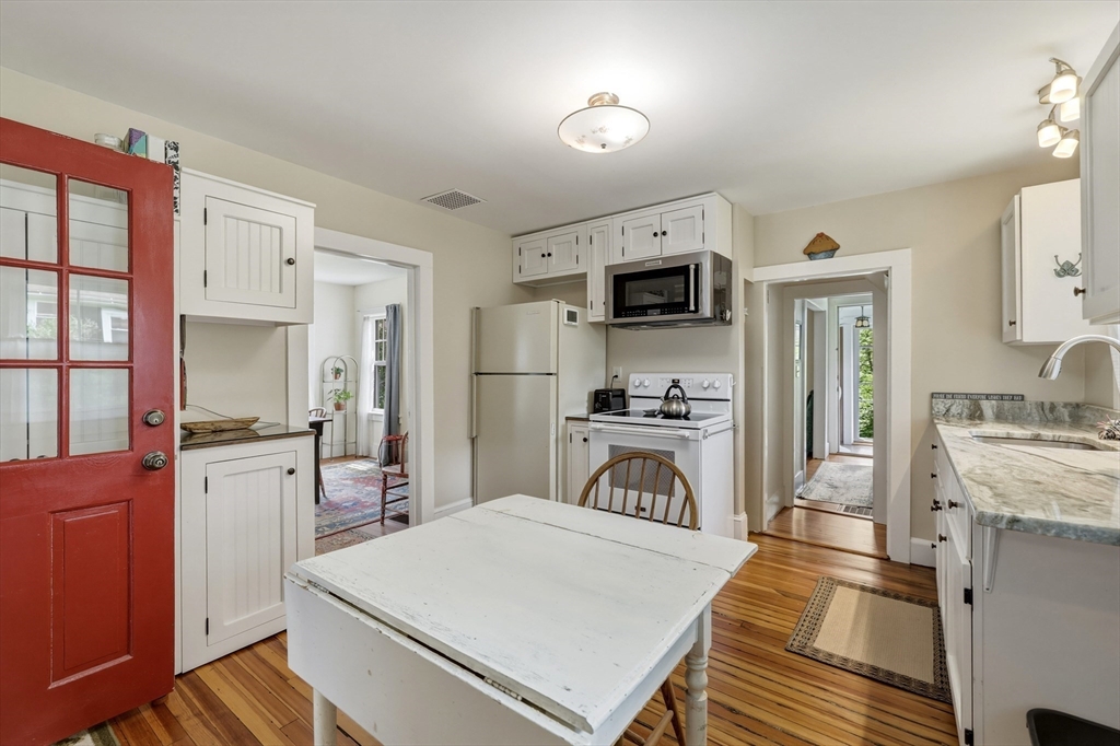 43 Garage Road Sunderland, MA 01375 - Photo 9 of 38
