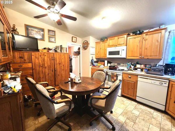 $314,900 | 845 West Arch Street, Union, OR 97883