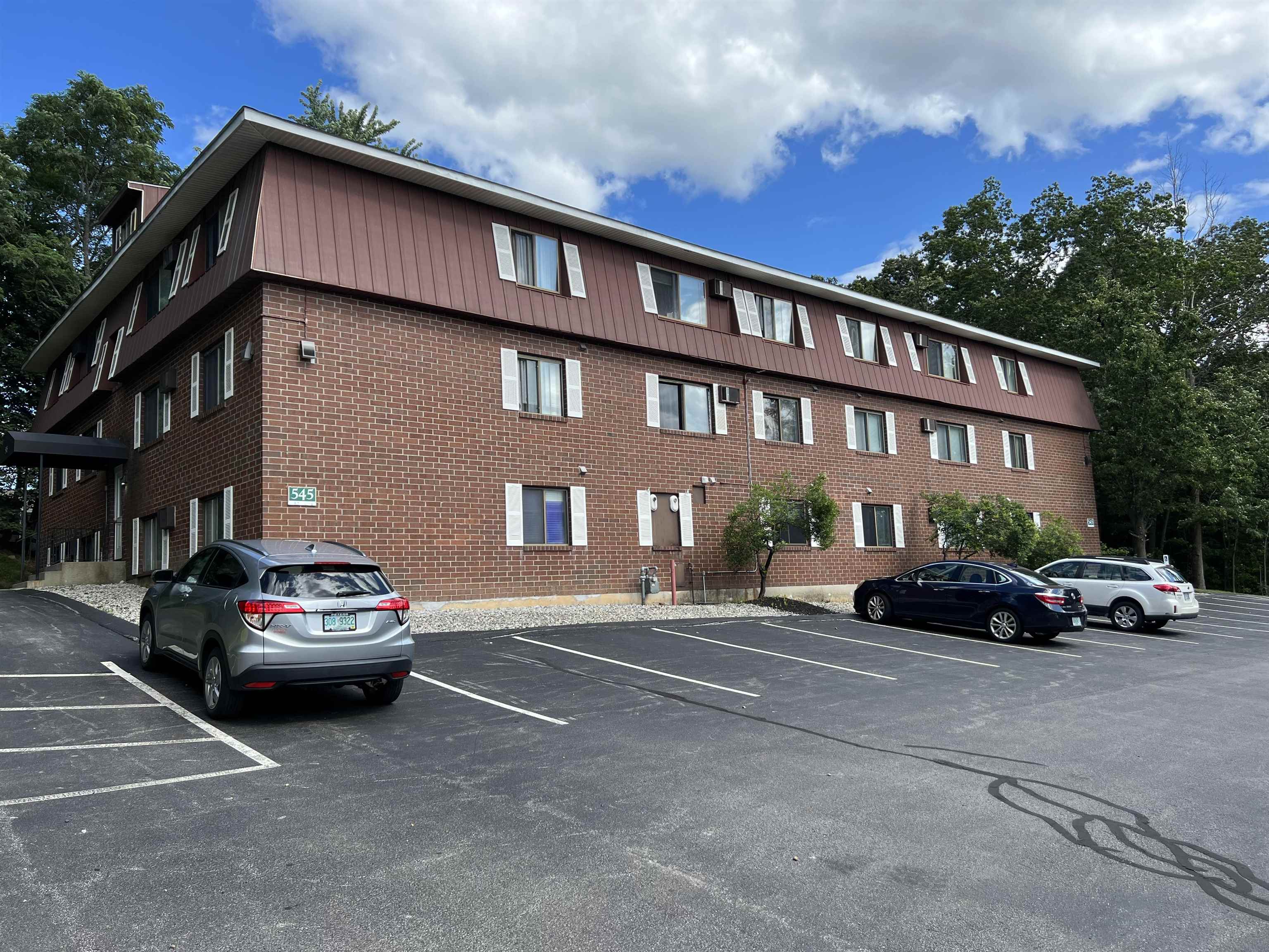545 Calef Road, Unit 28 Manchester, NH 03103 - Photo 1 of 11