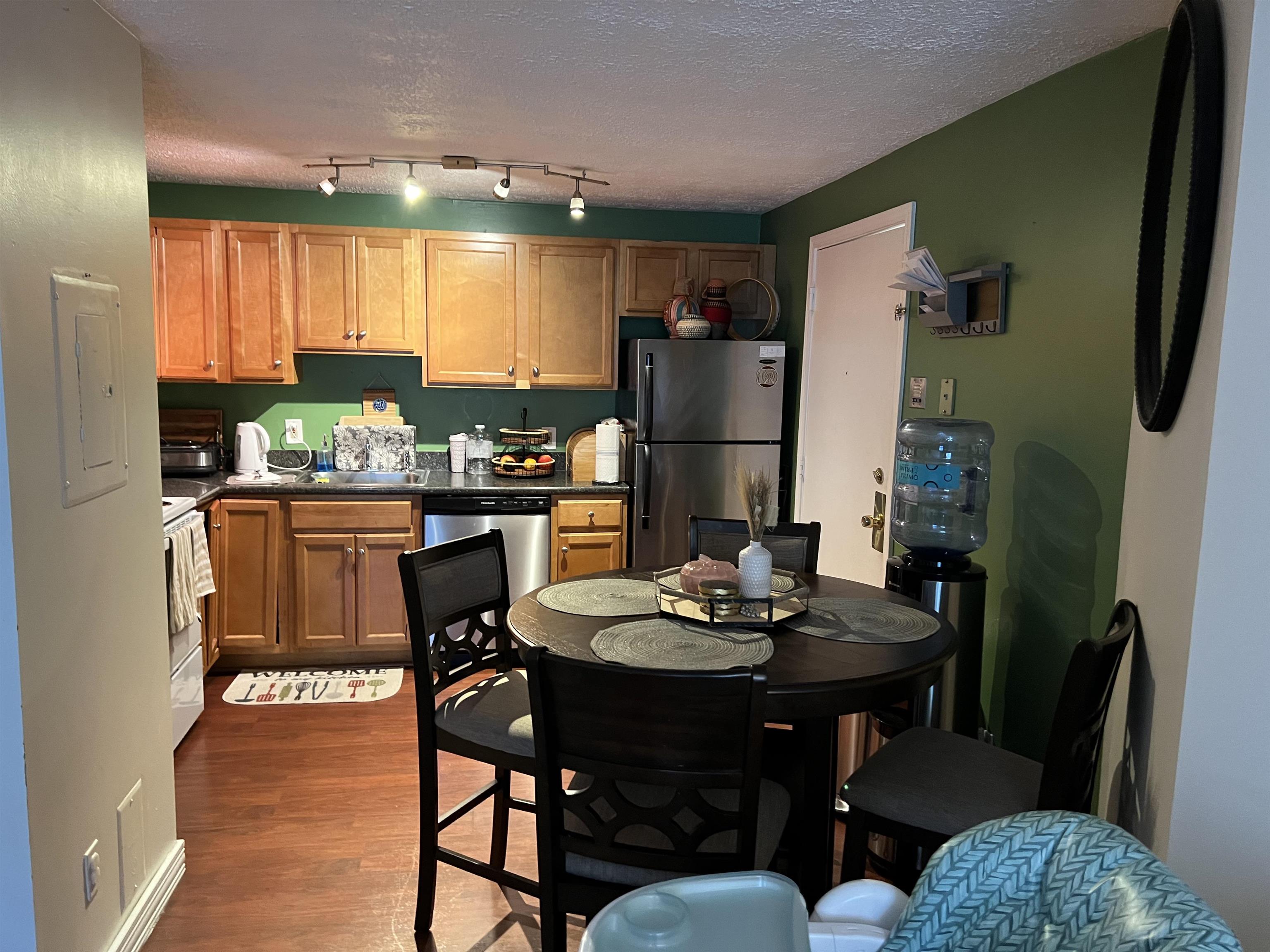 545 Calef Road, Unit 28 Manchester, NH 03103 - Photo 6 of 11
