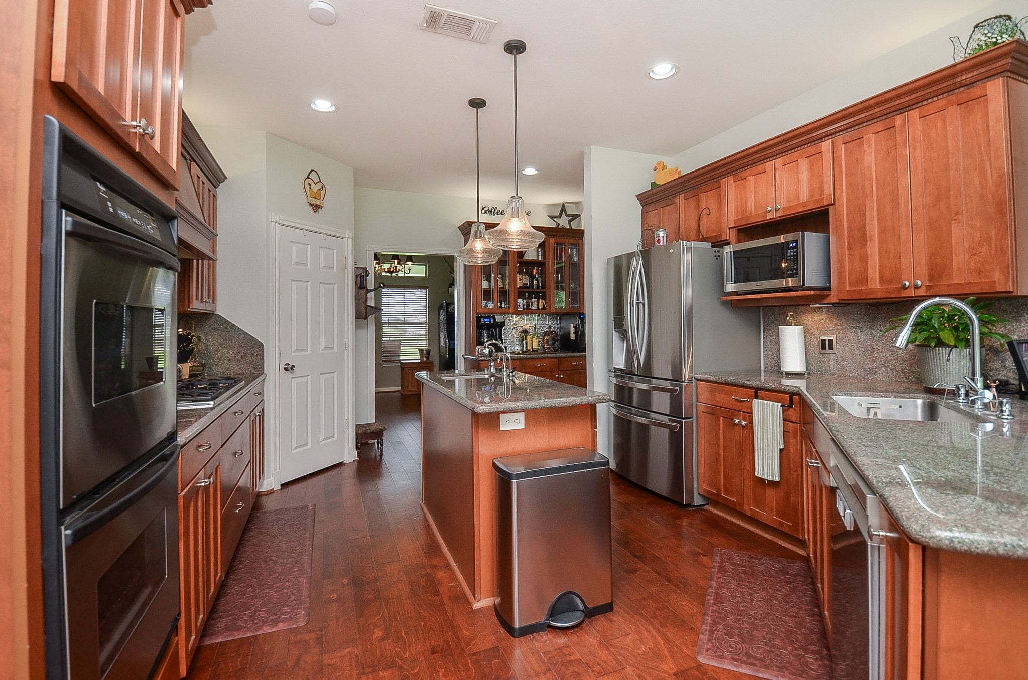 27644 Spring Hill Road Hempstead, TX 77445 - Photo 16 of 50 Imagine everyday or special day entertaining in this easily workable kitchen.