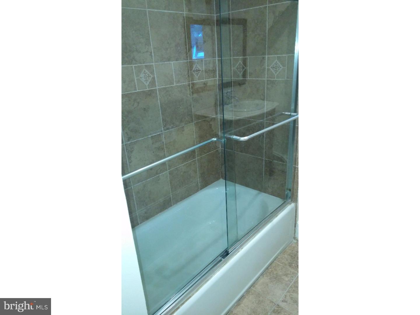 6436 Morris Park Road Philadelphia, PA 19151 - Photo 19 of 25 Bathroom