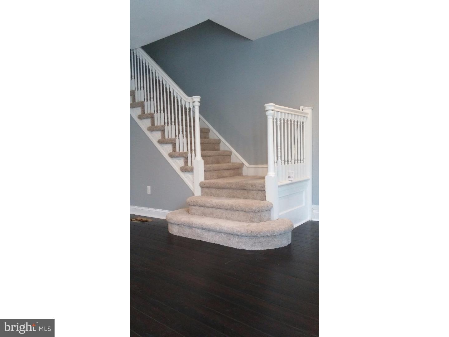 6436 Morris Park Road Philadelphia, PA 19151 - Photo 6 of 25 Living Room