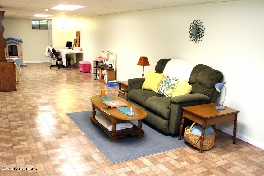 5409 Layne Road Louisville, KY 40219 - Photo 29 of 35 Laynesofa