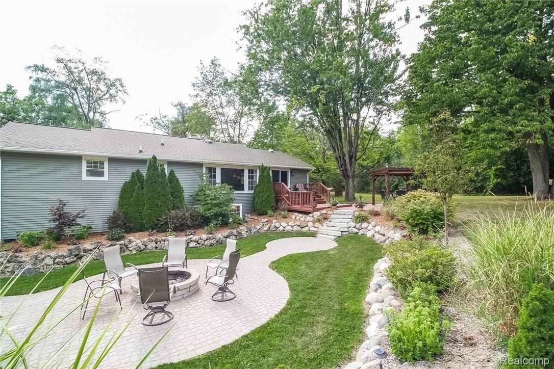 23030 Chubb Road South Lyon, MI 48178 - Photo 41 of 46 054-Rear_View-4634533-medium.jpg