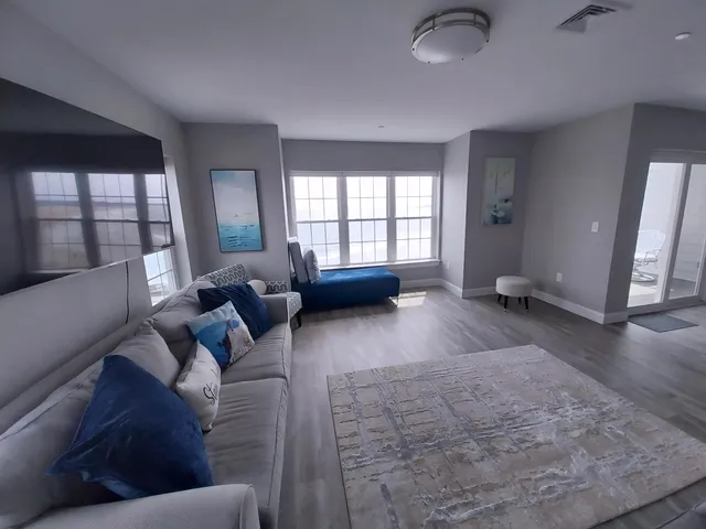 $995,000 | 435 Ocean Boulevard, Unit 401, Hampton, NH 03842