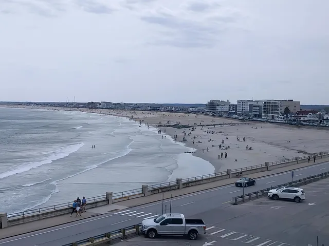 $995,000 | 435 Ocean Boulevard, Unit 401, Hampton, NH 03842