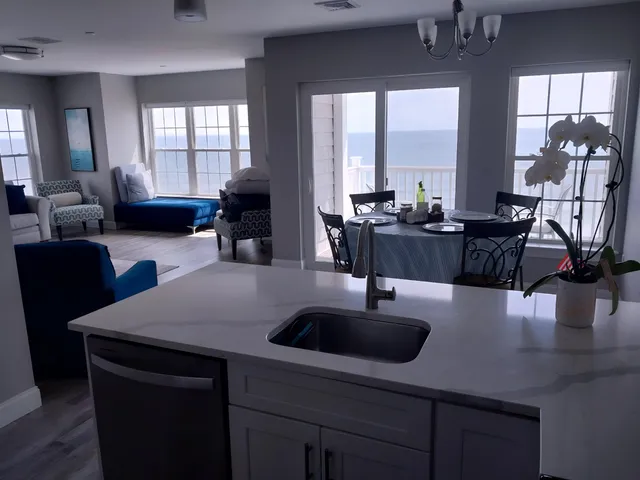 $995,000 | 435 Ocean Boulevard, Unit 401, Hampton, NH 03842