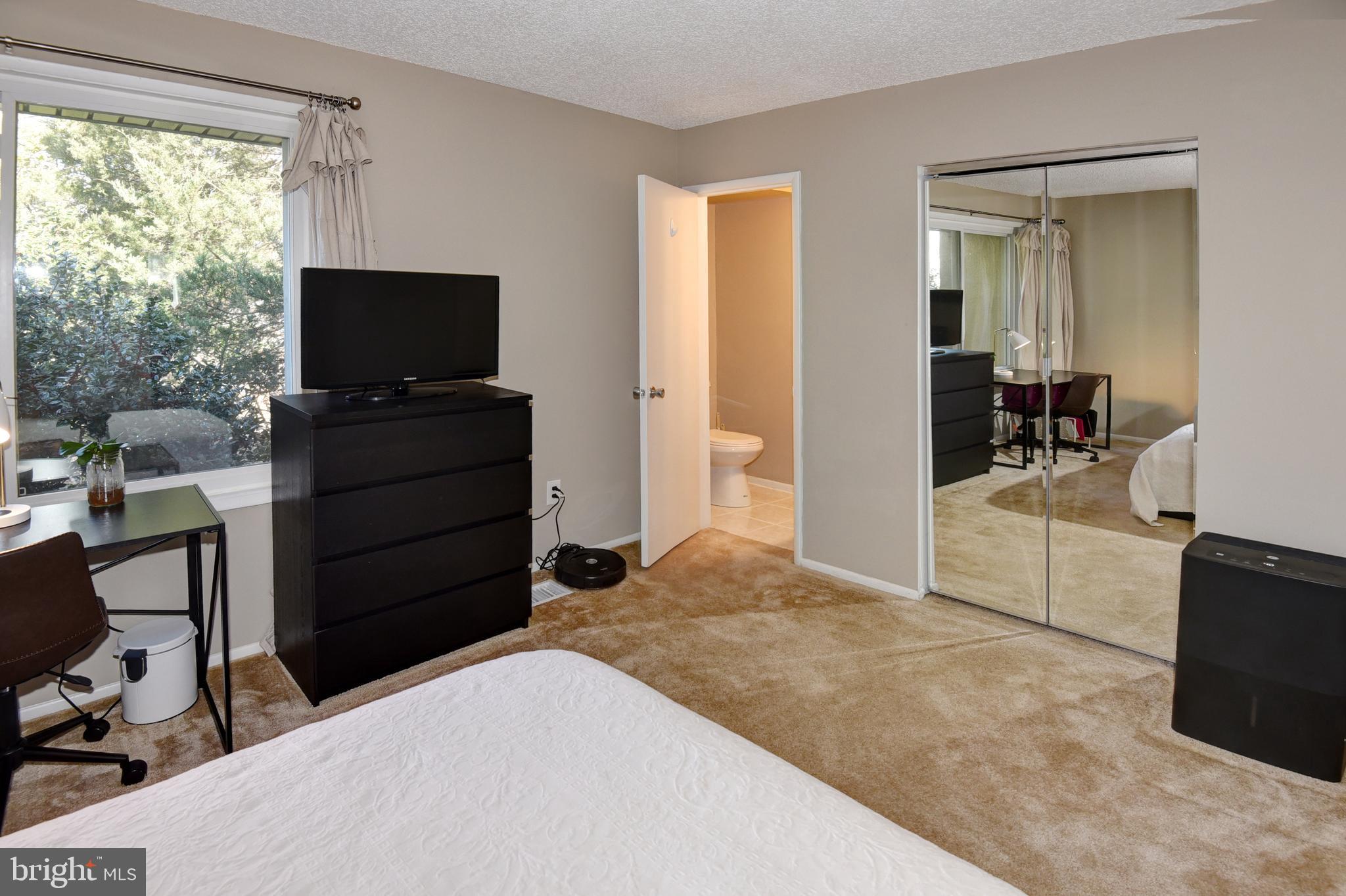 2177 White Cornus Lane Reston, VA 20191 - Photo 11 of 34 Gallery Image 11