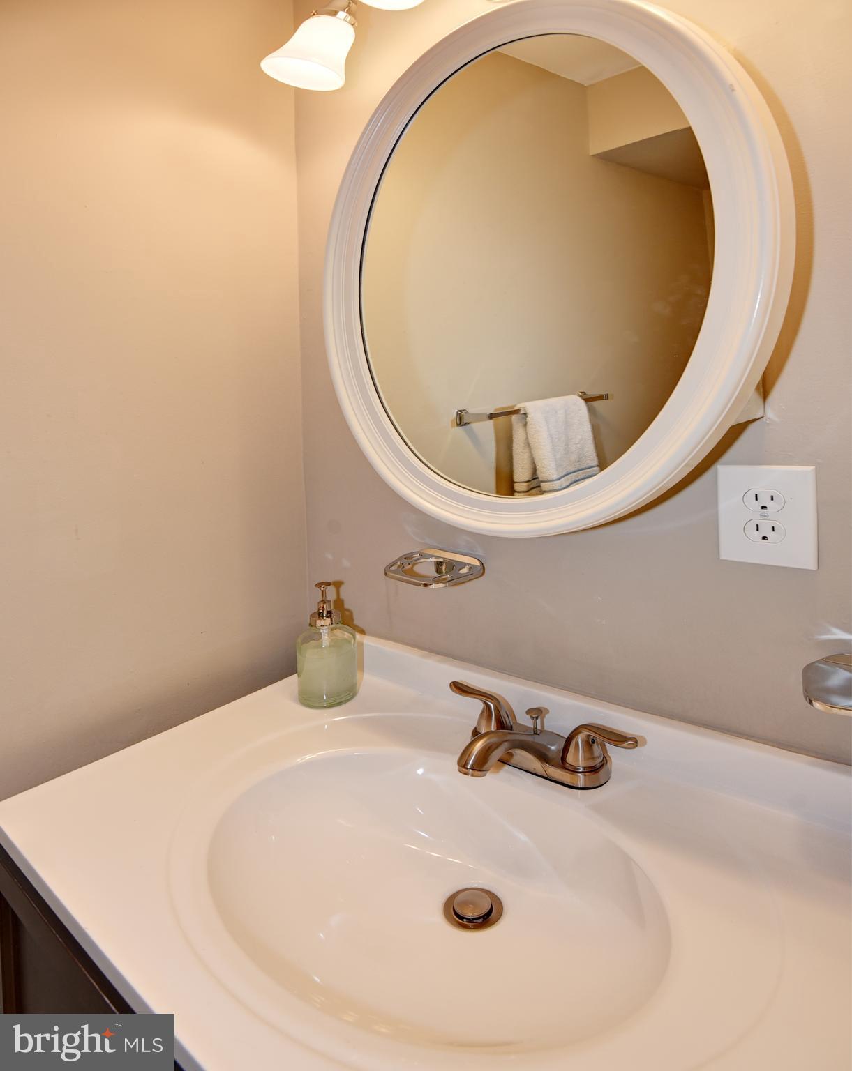 2177 White Cornus Lane Reston, VA 20191 - Photo 16 of 34 Gallery Image 16